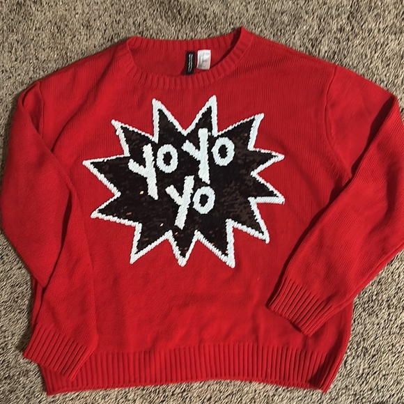 Divided by H&M red sweater size M with reversible sequins in black and white - Picture 2 of 7